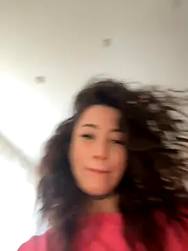 Snapshot of Yunasi chatting on 09/17/25, 01:13 Yunasi online show from 09/17/25, 01:13