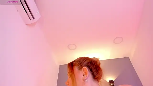Snapshot of sophiarossee_ chatting on 01/22/25, 02:56 sophiarossee online show from 01/22/25, 02:56