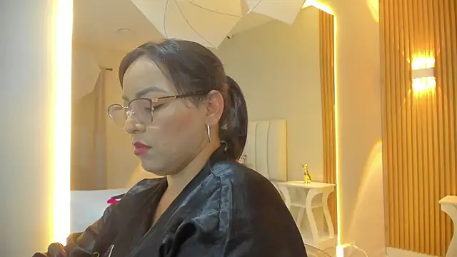 Romina017 online show from 10/04/25, 12:08