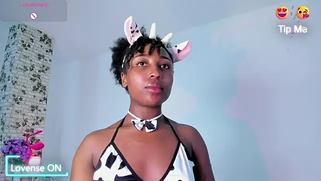 Snapshot of EmmaSanzz_ chatting on 01/19/25, 05:39 EmmaSanzz online show from 01/19/25, 05:39