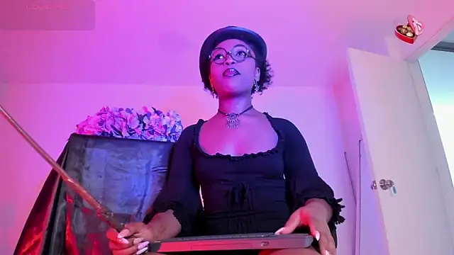 Snapshot of EmmaSanzz_ chatting on 01/26/25, 11:28 EmmaSanzz online show from 01/26/25, 11:28