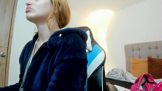 Carolina hernandez22 online show from 10/15/25, 12:27