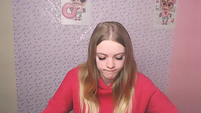 Snapshot of AliceFlirtt_ chatting on 12/13/24, 04:16 AliceFlirtt online show from 12/13/24, 04:16