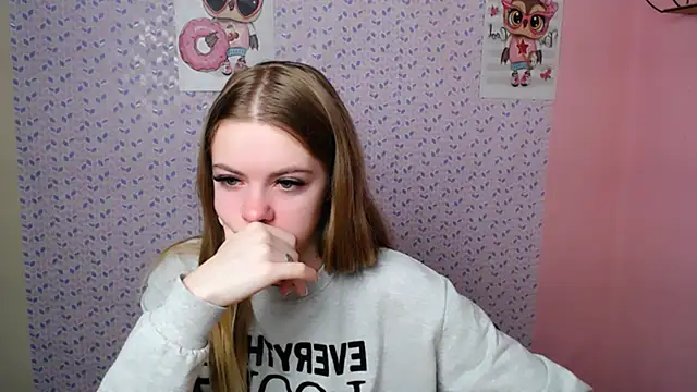 Snapshot of AliceFlirtt_ chatting on 01/09/25, 07:42 AliceFlirtt online show from 01/09/25, 07:42