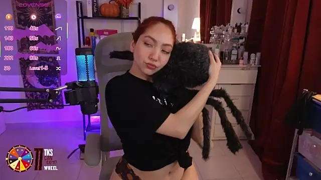 Snapshot of LilyVelvett chatting on 10/08/25, 03:59 LilyVelvett online show from 10/08/25, 03:59