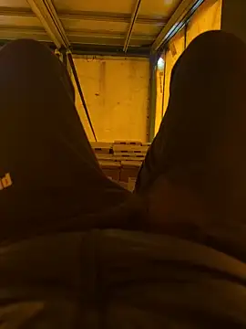 Snapshot of cussy007 chatting on 12/05/24, 10:44 cussy007 online show from 12/05/24, 10:44