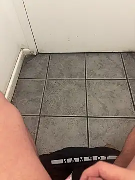 Snapshot of cussy007 chatting on 12/18/24, 09:14 cussy007 online show from 12/18/24, 09:14