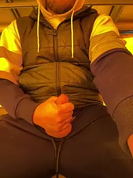 Snapshot of cussy007 chatting on 01/10/25, 01:52 cussy007 online show from 01/10/25, 01:52