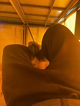 Snapshot of cussy007 chatting on 02/28/25, 10:09 cussy007 online show from 02/28/25, 10:09