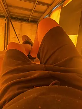 Snapshot of cussy007 chatting on 03/13/25, 01:18 cussy007 online show from 03/13/25, 01:18