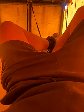 Snapshot of cussy007 chatting on 09/16/25, 09:10 cussy007 online show from 09/16/25, 09:10