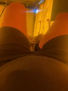 Snapshot of cussy007 chatting on 10/17/25, 01:35 cussy007 online show from 10/17/25, 01:35