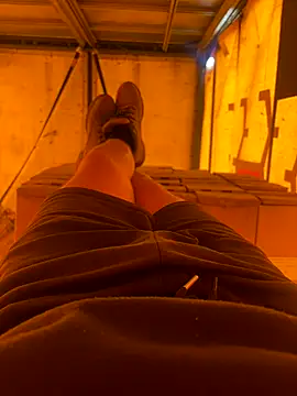 Snapshot of cussy007 chatting on 10/22/25, 12:49 cussy007 online show from 10/22/25, 12:49