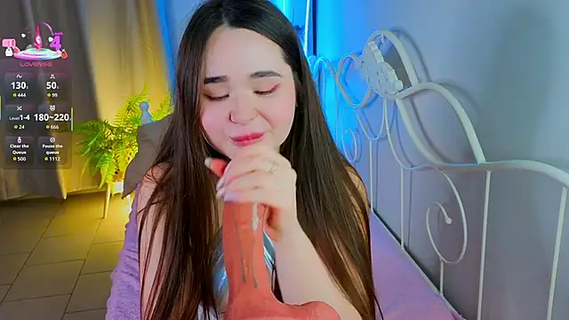 Snapshot of KateBleare chatting on 10/10/25, 03:33 KateBleare online show from 10/10/25, 03:33