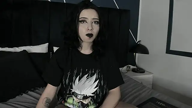 Snapshot of Adeelinee chatting on 12/04/24, 11:13 Adeelinee online show from 12/04/24, 11:13