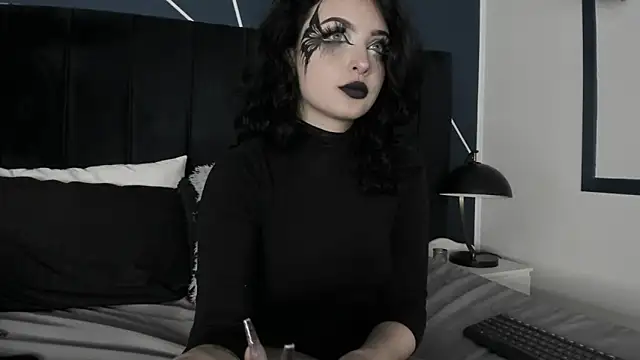 Snapshot of Adeelinee chatting on 12/05/24, 11:40 Adeelinee online show from 12/05/24, 11:40