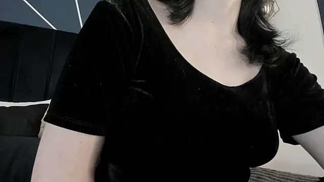 Snapshot of Adeelinee chatting on 12/23/24, 07:41 Adeelinee online show from 12/23/24, 07:41