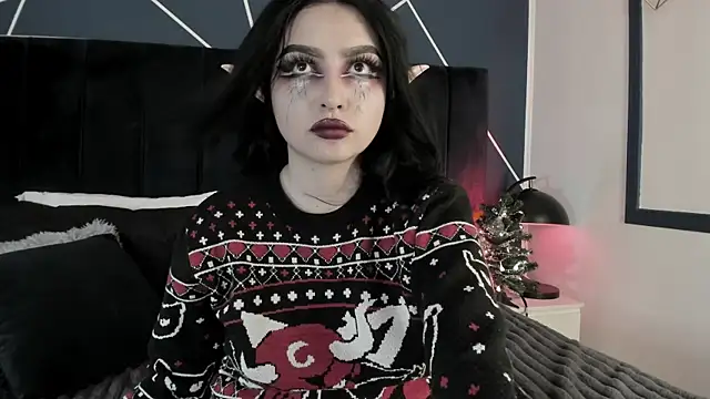 Snapshot of Adeelinee chatting on 12/23/24, 10:55 Adeelinee online show from 12/23/24, 10:55