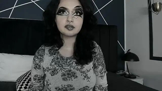 Snapshot of Adeelinee chatting on 03/06/25, 10:47 Adeelinee online show from 03/06/25, 10:47
