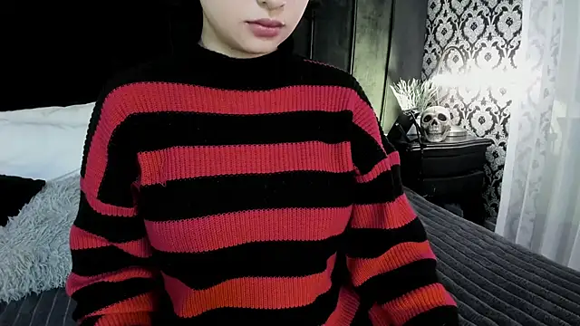Snapshot of Adeelinee chatting on 09/18/25, 07:38 Adeelinee online show from 09/18/25, 07:38