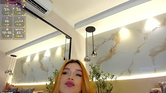 Snapshot of LeaThompson chatting on 01/04/25, 02:46 LeaThompson online show from 01/04/25, 02:46