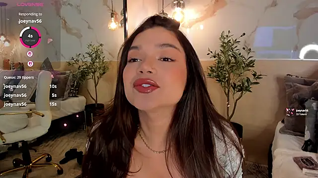 Snapshot of LeaThompson chatting on 09/12/25, 11:26 LeaThompson online show from 09/12/25, 11:26