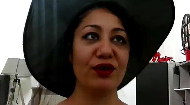 Snapshot of danasantoreal chatting on 01/06/25, 09:00 danasantoreal online show from 01/06/25, 09:00