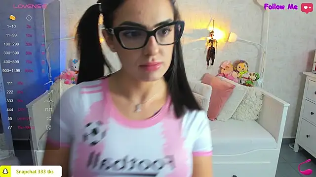 Snapshot of LindsayDeee chatting on 10/22/25, 04:46 LindsayDeee online show from 10/22/25, 04:46