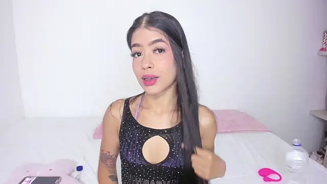 analia collins online show from 10/01/25, 12:16