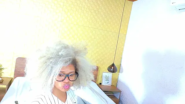 Snapshot of Squirter_pussybomb chatting on 12/11/24, 03:24 Squirter pussybomb online show from 12/11/24, 03:24