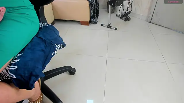 KatteMoss online show from 01/25/25, 01:52