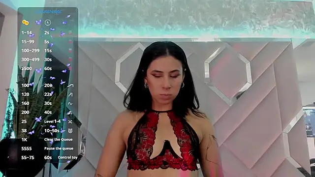 Snapshot of Sara_Foxx1 chatting on 02/28/25, 12:43 Sara Foxx1 online show from 02/28/25, 12:43