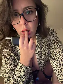 Snapshot of Its_Jade chatting on 10/23/25, 03:00 Its Jade online show from 10/23/25, 03:00