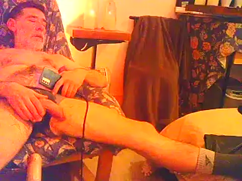 Snapshot of DaddyQuimHot chatting on 12/09/24, 04:34 DaddyQuimHot online show from 12/09/24, 04:34