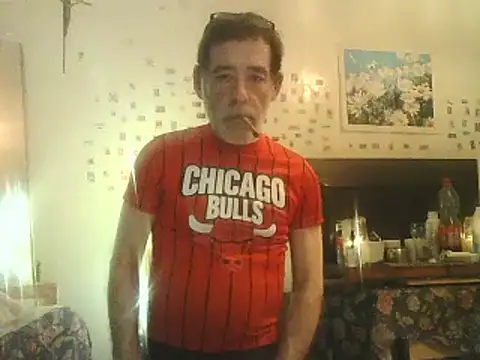 Snapshot of DaddyQuimHot chatting on 02/15/25, 02:37 DaddyQuimHot online show from 02/15/25, 02:37