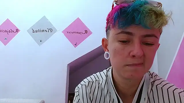 tomboyblue online show from 10/19/25, 05:02