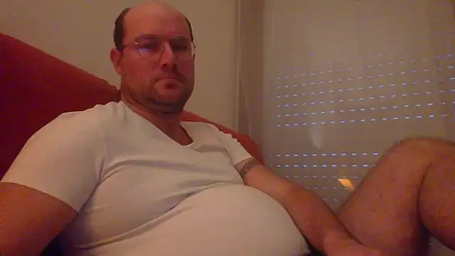 Snapshot of porompomperro chatting on 01/04/25, 04:22 porompomperro online show from 01/04/25, 04:22