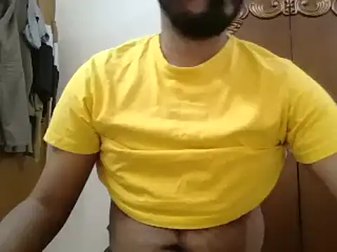 Snapshot of desiboyasif chatting on 12/23/24, 08:33 desiboyasif online show from 12/23/24, 08:33
