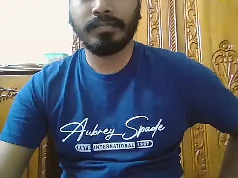 Snapshot of desiboyasif chatting on 12/24/24, 02:33 desiboyasif online show from 12/24/24, 02:33