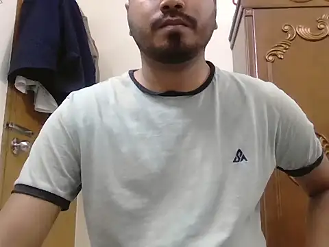 Snapshot of desiboyasif chatting on 09/29/25, 05:18 desiboyasif online show from 09/29/25, 05:18