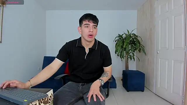 Ares Johnson online show from 10/22/25, 01:44