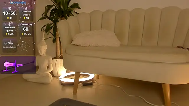 Snapshot of LittleSofia_ chatting on 09/13/25, 03:28 LittleSofia online show from 09/13/25, 03:28