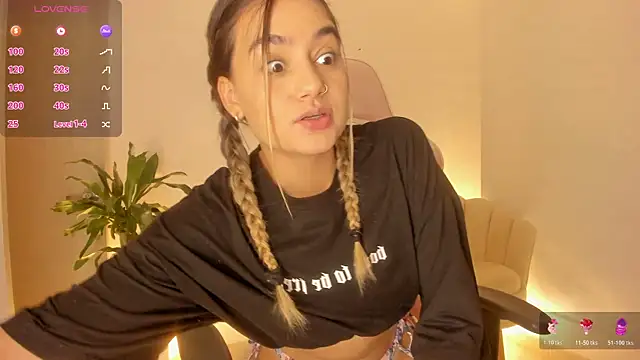 LittleSofia  online show from 11/04/25, 02:54