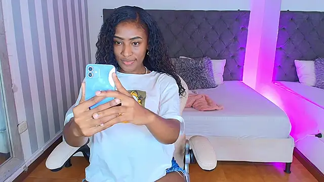 Snapshot of rebeca_cortez_ chatting on 01/09/25, 03:58 rebeca cortez online show from 01/09/25, 03:58