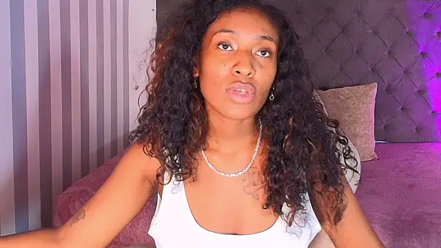 Snapshot of rebeca_cortez_ chatting on 01/10/25, 03:50 rebeca cortez online show from 01/10/25, 03:50