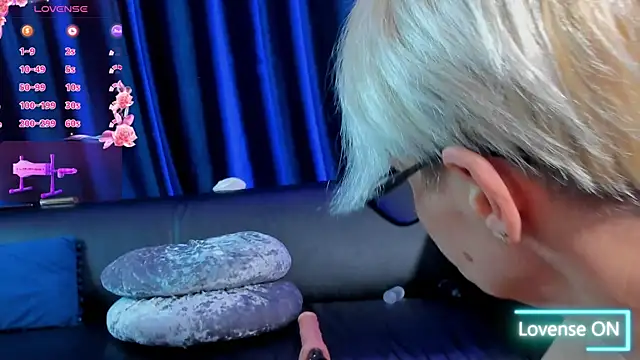 Snapshot of RosaCatalleya chatting on 10/07/25, 05:21 RosaCatalleya online show from 10/07/25, 05:21