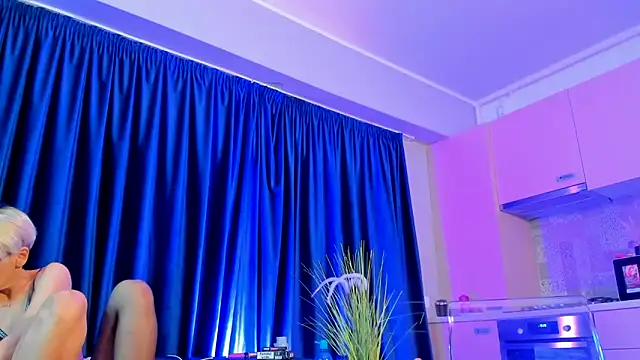 Snapshot of RosaCatalleya chatting on 11/11/25, 06:02 RosaCatalleya online show from 11/11/25, 06:02