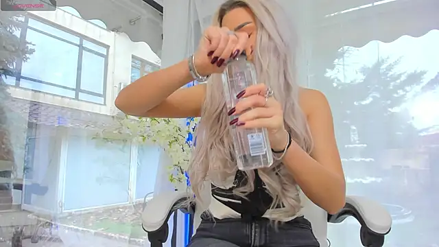 Snapshot of Russian_Ava chatting on 11/19/25, 08:25 Russian Ava online show from 11/19/25, 08:25