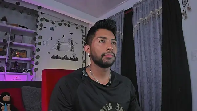 Couple muscle1 online show from 11/18/25, 10:03