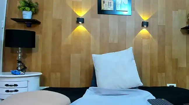 marianaa90 online show from 01/11/25, 03:42